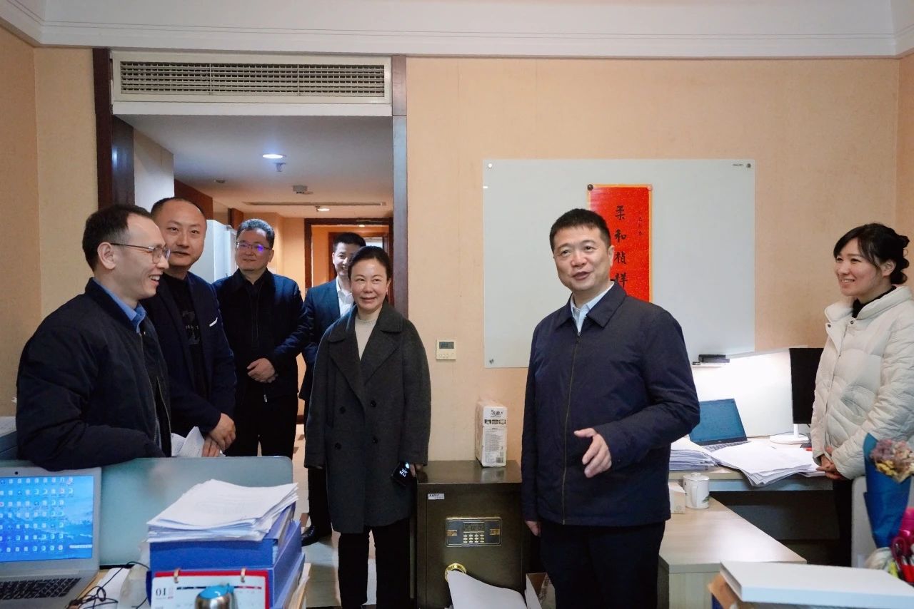 温暖启航，共赴新篇！—— 省尊龙凯时集团领导走访慰问干部职工